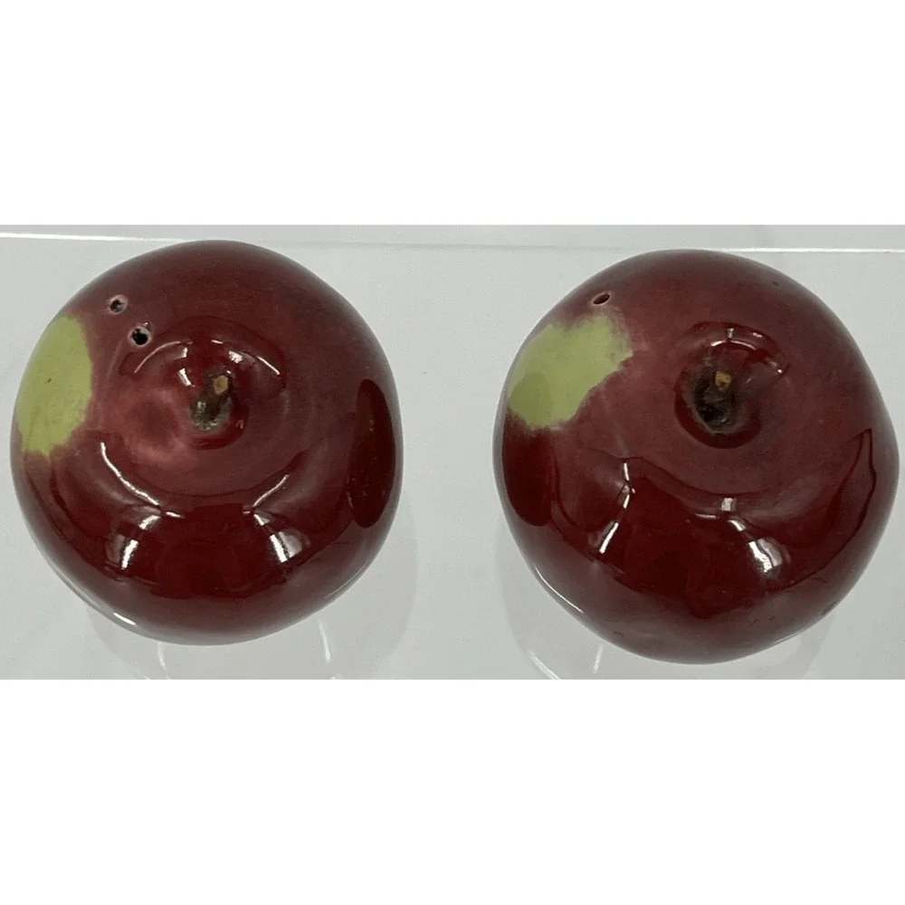 Red Apple Ceramic‎ Salt & Pepper Shakers 2.25